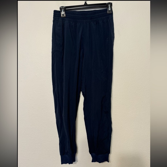 Lululemon Wanderer Cropped Jogger - Picture 4 of 10
